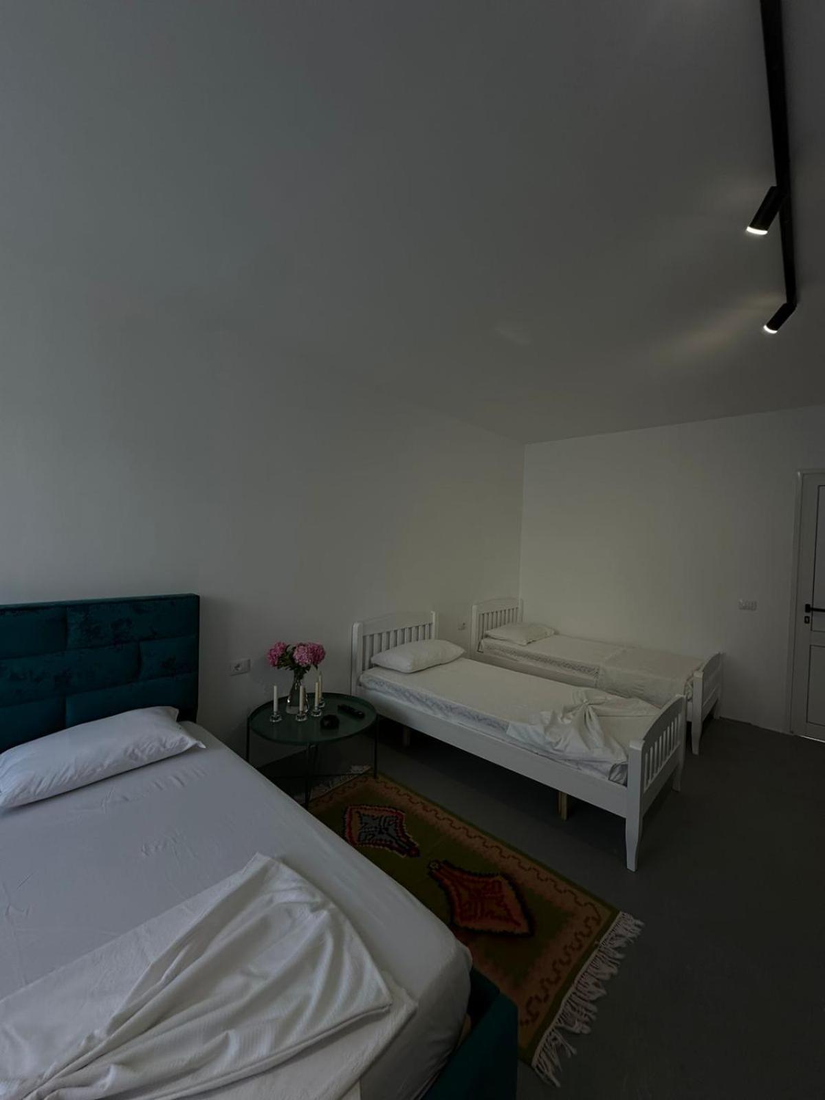 Sunny Rentals Vlorë Buitenkant foto
